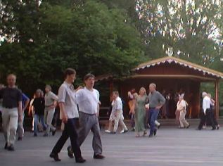 Dance at Skansen Bollnästorget to Nordins three generations June 28, 2001