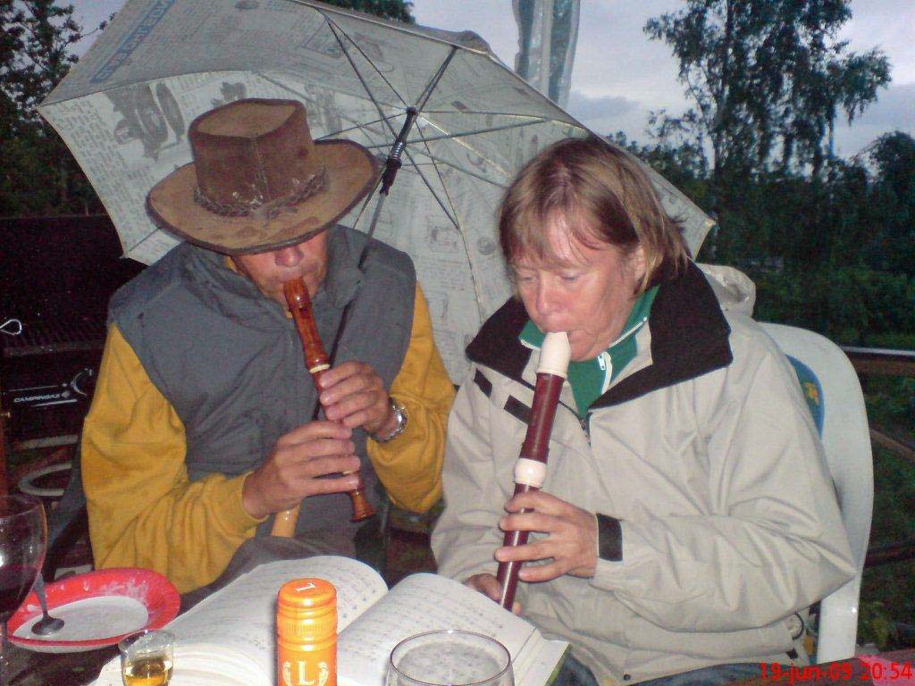 Ellika & Örjan 2009 - midsommarfest med sång och musik i familjekretsen på Tynningö