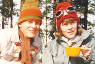 Ellika and Örjan Easter 1991 - coffee break at a cross skating tour at Siljan (Dalarna, Sweden)