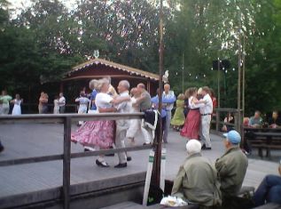 Dance at Bollnästorget to Nordins three generations June 28,2001