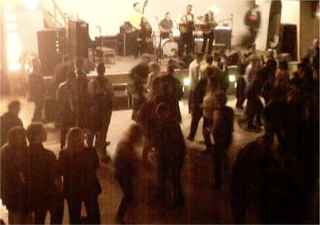 Rockabillyfest på Yesterday 2002-03-16. Efter en stund börjar det bli mer folk
