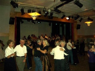 Dans till Svärdsjö Spelmanslag i Bagarmossen 2003 (video)