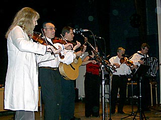 KringOm folk musicians at Örjansringens dance in Alvik