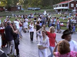 Vid öppna dansbanan på spelmansstämman i Delsbo 2006