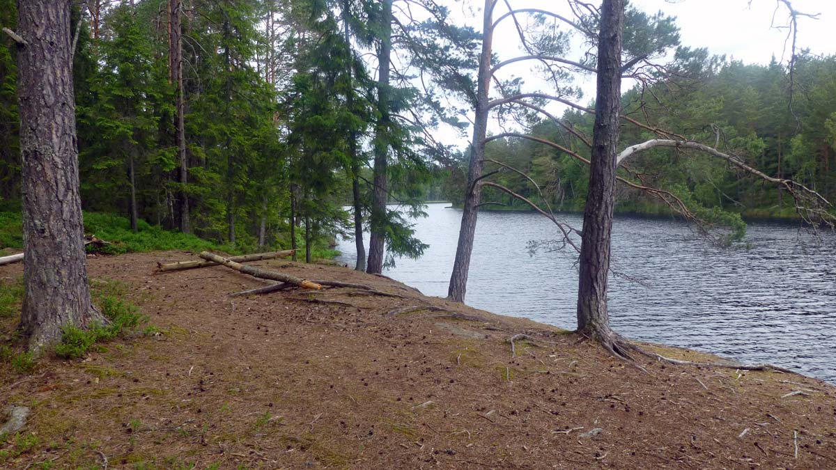 Sjön Akaren där man når den när man går från Mölnbo  (Mölnbo-Järna 2014-06-18 16 km)