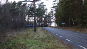 Fornstigen på Lovön vid Prästvik. Här såg vi de enda människorna som var ute i skogen denna dag - en familj som plockade svamp