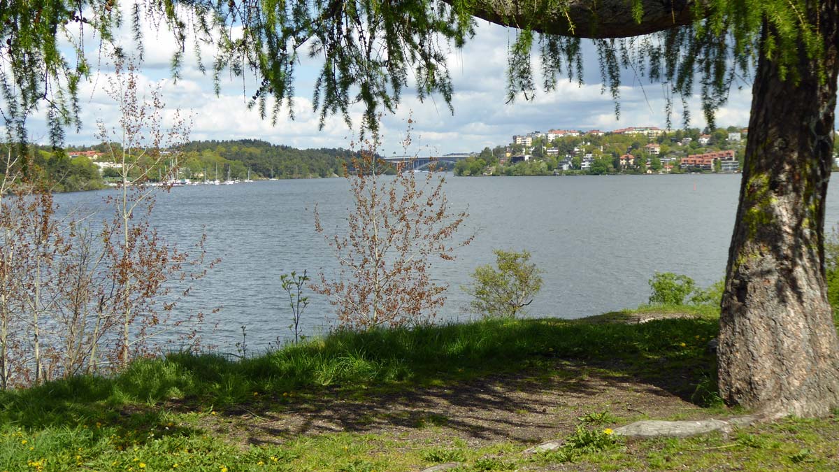 Fina rastplatser med badmöjlighet finns även öster om Klubbensborg