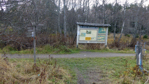 Nedanför Höjden, vid gränsen till Tyresta nationalpark