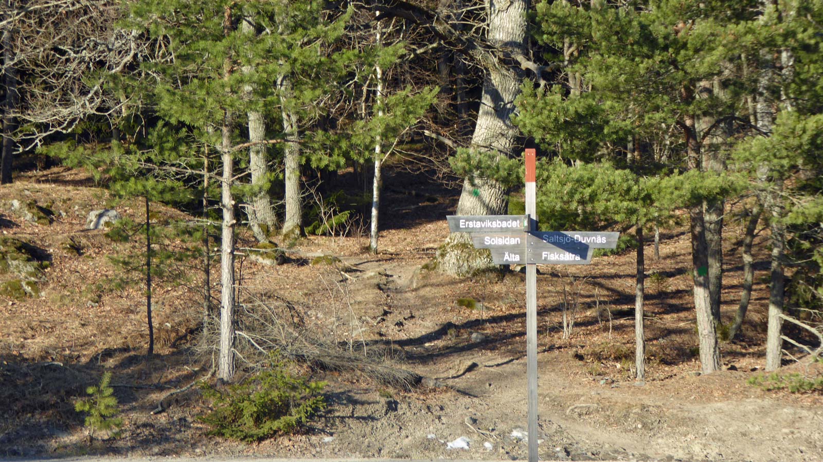 Vägkorsningen för vägen mot Saltsjö-Duvnäs
