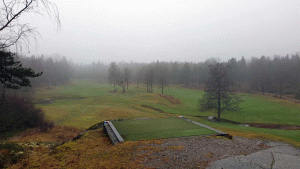 Fikapaus vid golfängarna vid Dammtorpssjön. Vandring juldagen från Södermalm via Skarpnäck till Skogskyrkogården