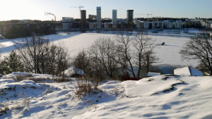 Utsikt från koloniområdet mot nya Årstabron, med vidhängande ny bebyggelse